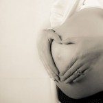 胎動はいつから？胎動の激しいときや、痛いときの赤ちゃんの様子について。